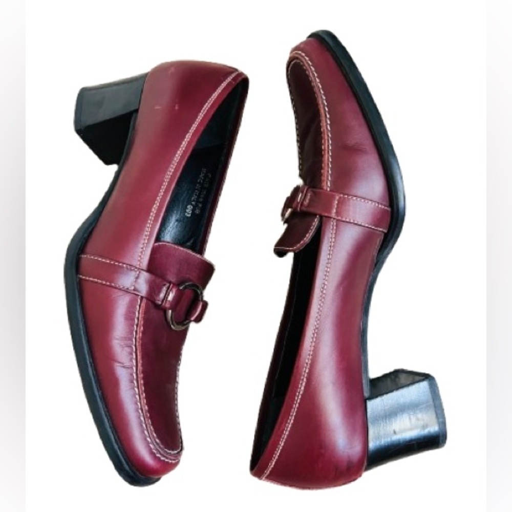 Coach Heeled Burgundy/Silver Loafers
Size 8.5 - Picture 2 of 9